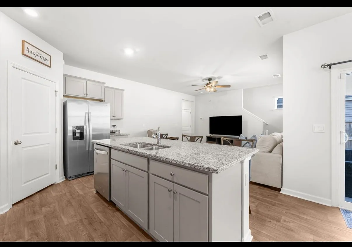 645 Silver Spruce — Photo 2