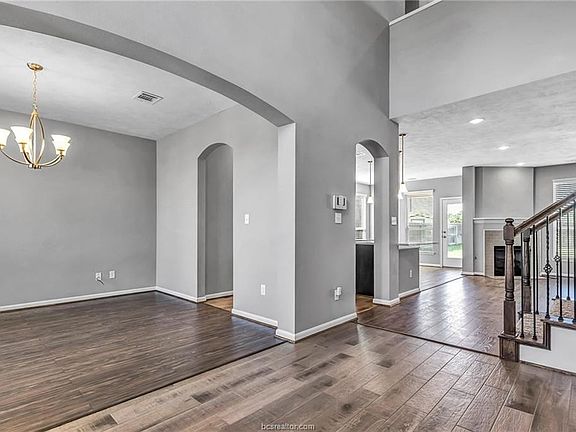 4th image of 4008 Alford St