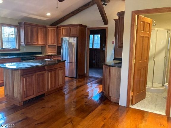 3rd image of 24 W Lakeside Ln