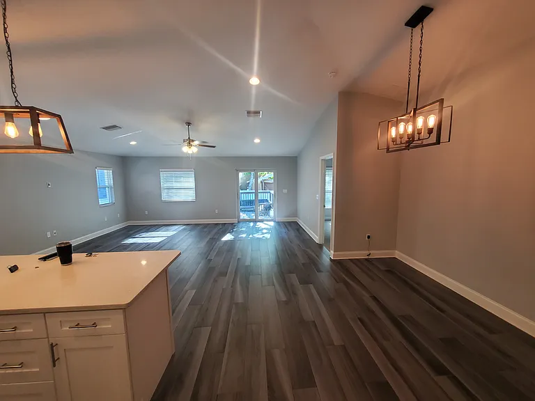 6906 N Highland Ave — Photo 16