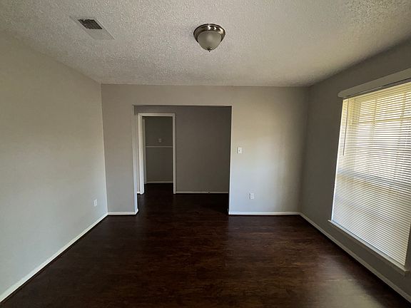 4th image of 9606 Hillis St