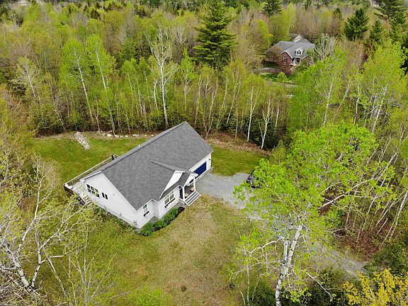 4th image of 8 Mount Carter Drive