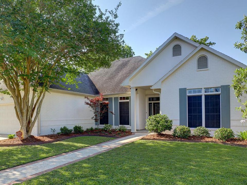 1st image of 306 Creekside Dr