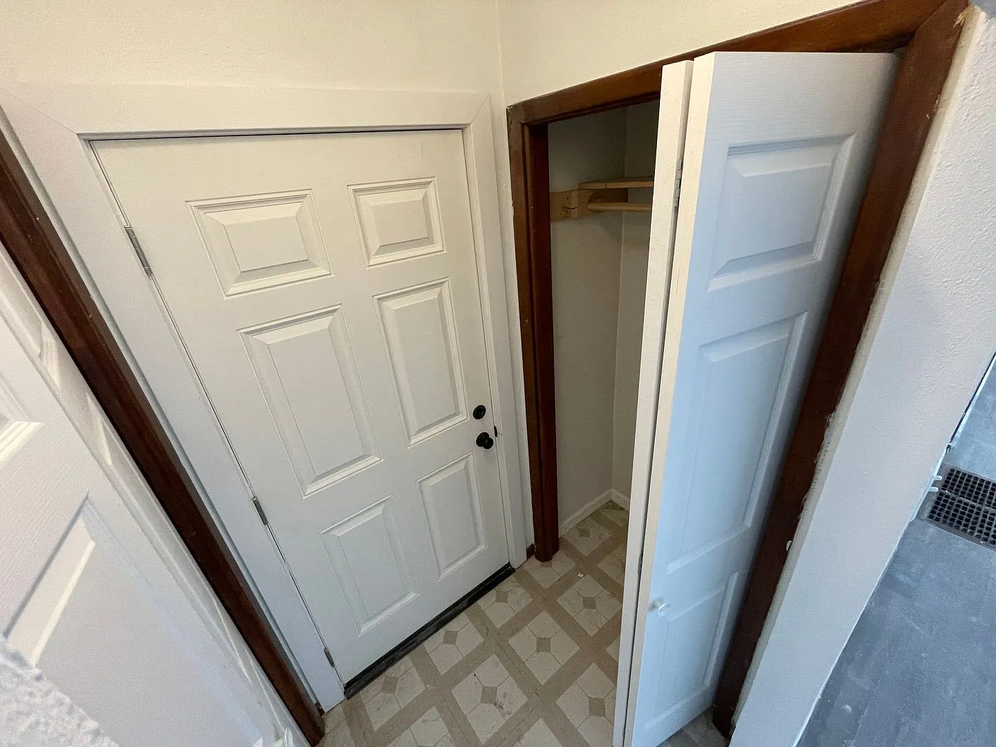 3 Bed/1bath Section 8 Accepted Home. Must Have 3 Bedroom Voucher — Photo 4