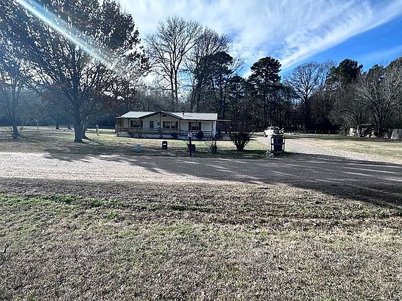 3rd image of 40 Randy Dr