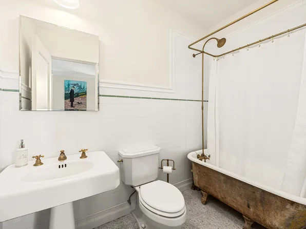 67 Perry Street image 13 of 14