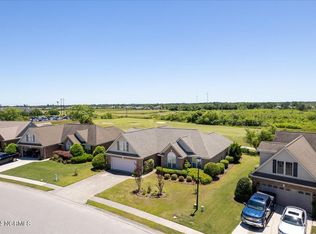 220 Highlands Dr, Hampstead, NC 28443