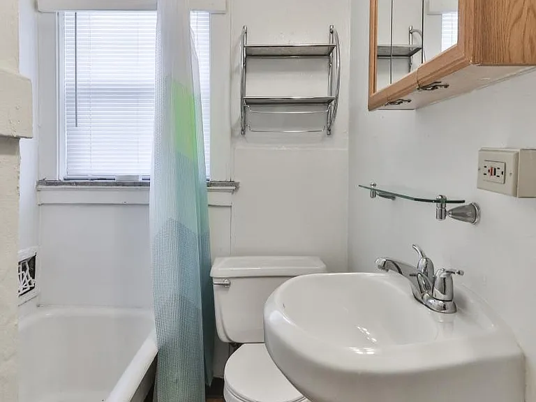 1401 Woodland Dr — Photo 10