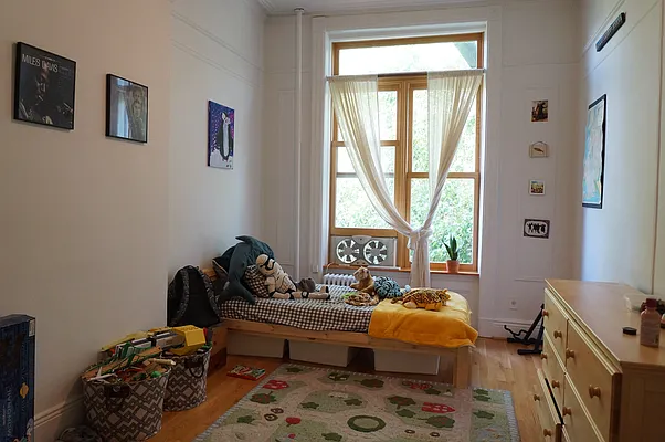 Rented by Alexandra Ferguson, LREB | media 29