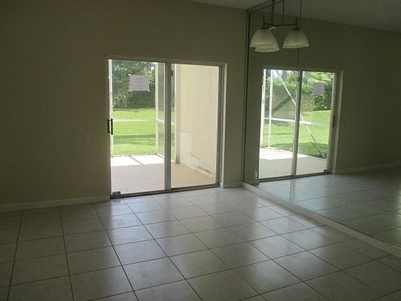 5th image of 4860 SW 32nd Ter