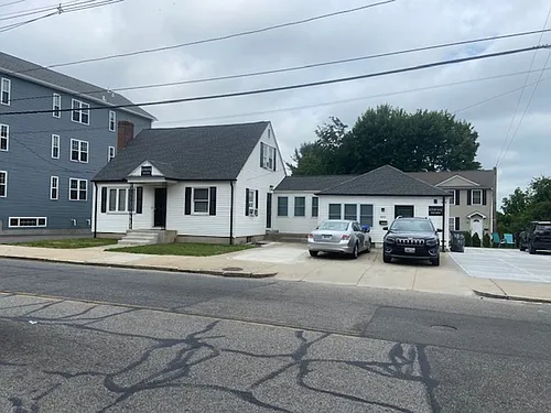 485 Admiral St Photo 1