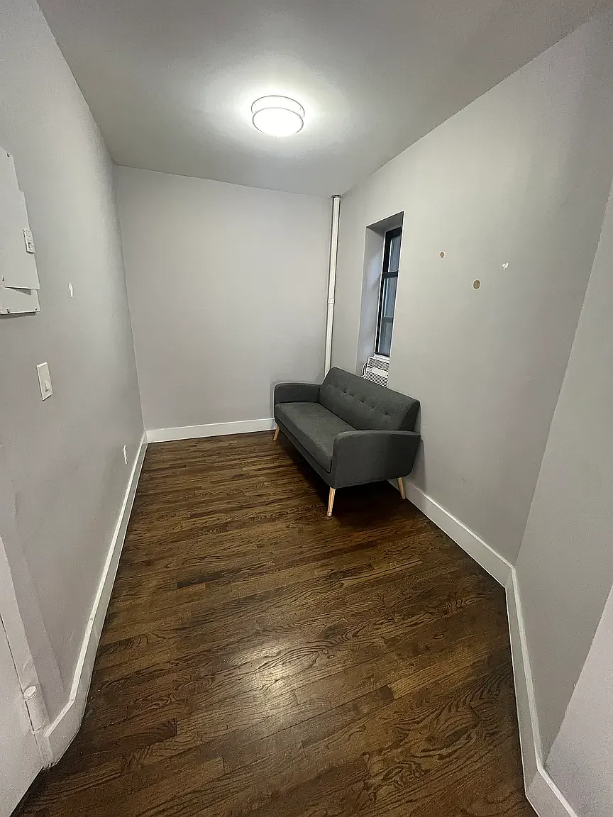442 West 54th Street — Photo 2