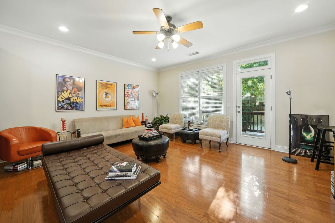 next background image