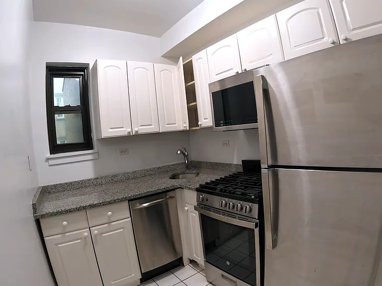 17 E 67th St #5E — Photo 9