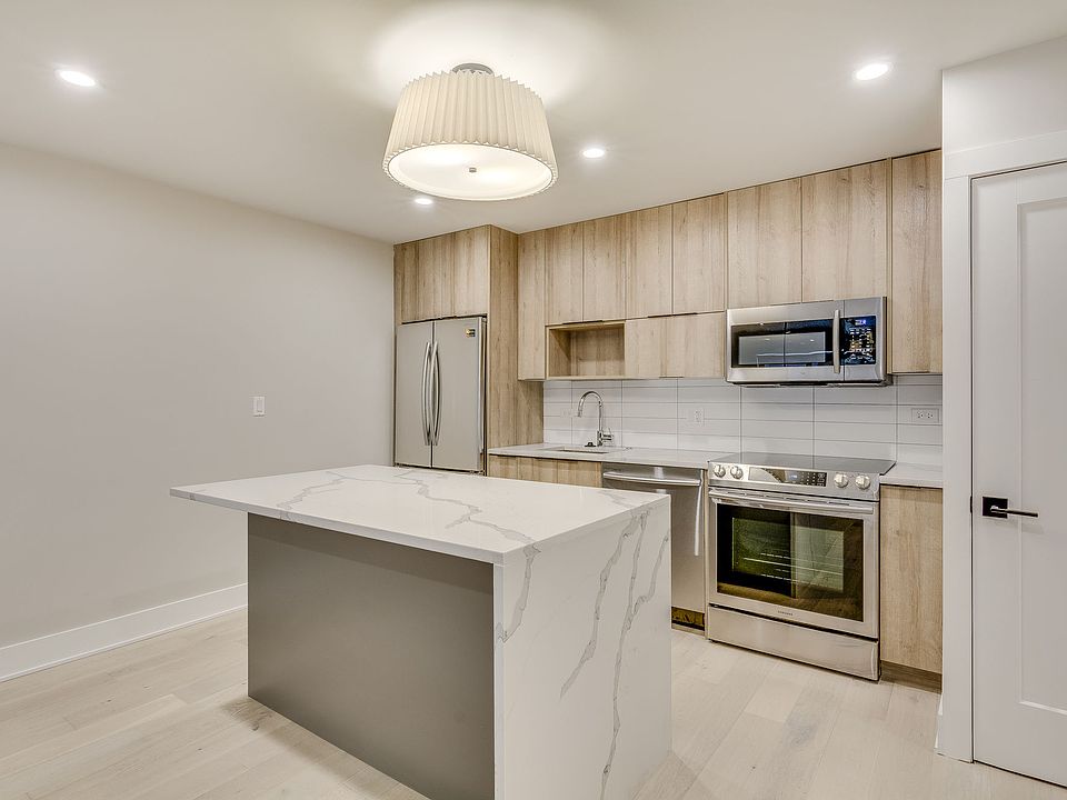 1BedConv - Kitchen