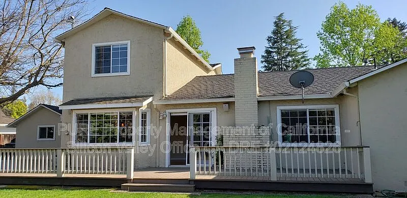 4 bed, 3.0 bath, 2642 sqft, $8,100 — Photo 4
