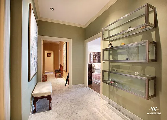 Sold by Warburg | media 10