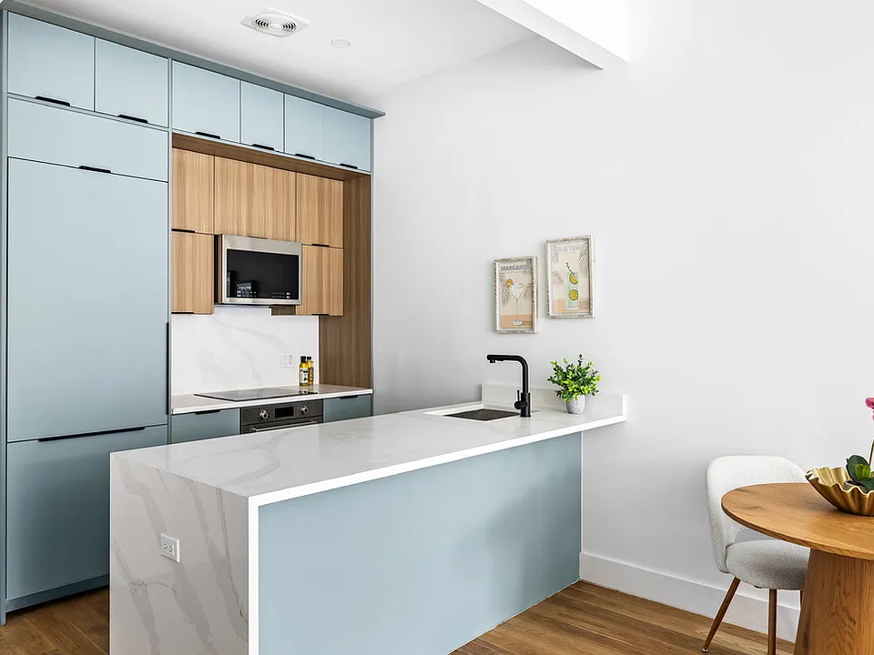 106 Graham Ave #3A