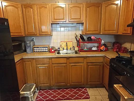 5th image of 663 E 102nd St #2A