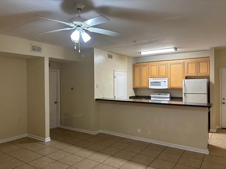 500 McKeithan St #121 — Photo 7