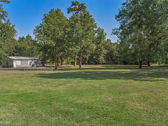 5th image of 9395 Locust Hill Rd