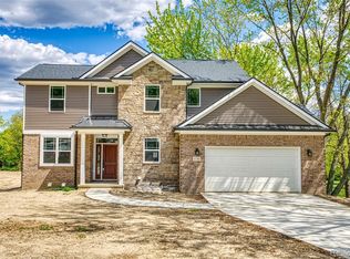 17310 Wayne Rd, Livonia, MI 48152