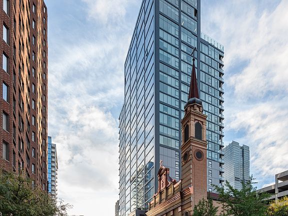 3rd image of 311 W Illinois St #5096924