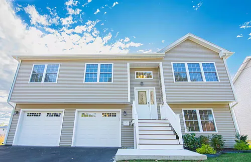 12 Bicknell Ave Photo 1