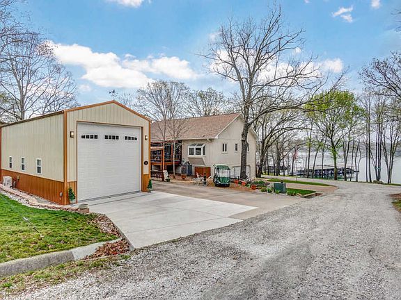 3rd image of 247 Chinook Ln