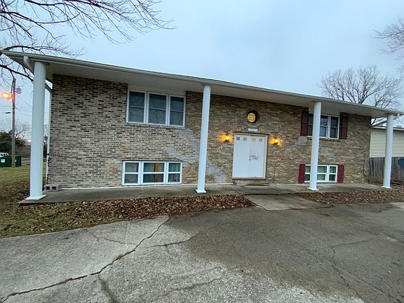 2nd image of 211 Snead Dr #2