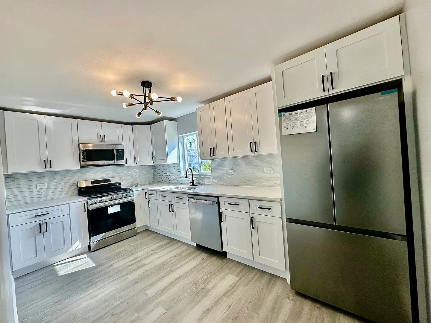 4 bed, 1328 sqft, $3,200 — Photo 3