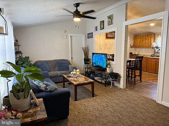 3rd image of 14512 Northeast Pl