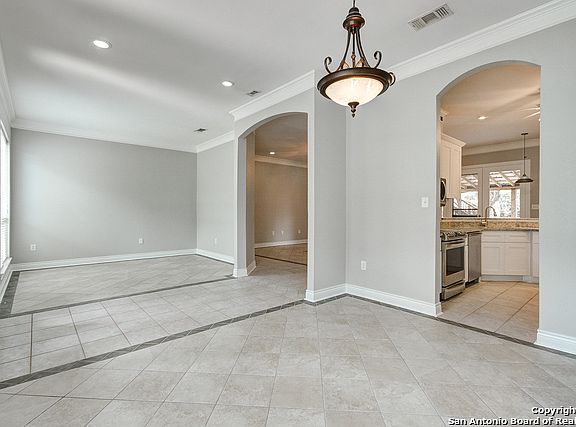 2nd image of 1425 Country Hills Dr