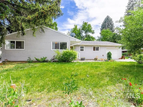 1021 E 5th St, Moscow, ID 83843