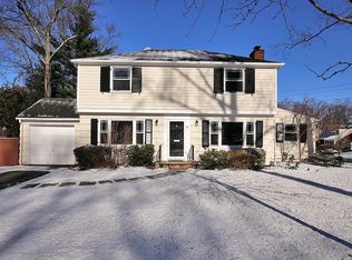 41 Parkview Ter, Summit, NJ 07901