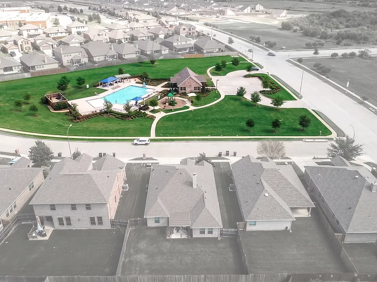 305 Falling Star Dr — Photo 1