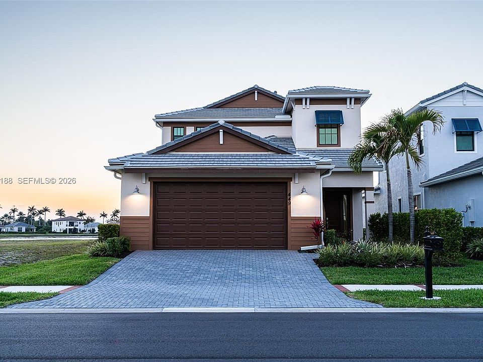 1st image of 449 SE Fascino Cir