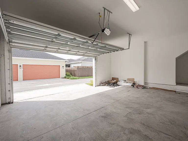 10132 Peebles St — Photo 64