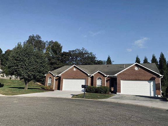2nd image of 2015 Misty Glen Ln