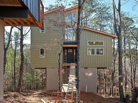 2nd image of 2385 Forge Hideaway Loop #7