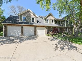 40W790 Willowbrook Ct, St Charles, IL