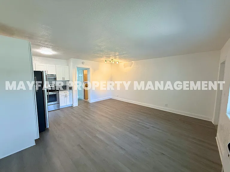 240 SW 8th St #2 — Photo 4