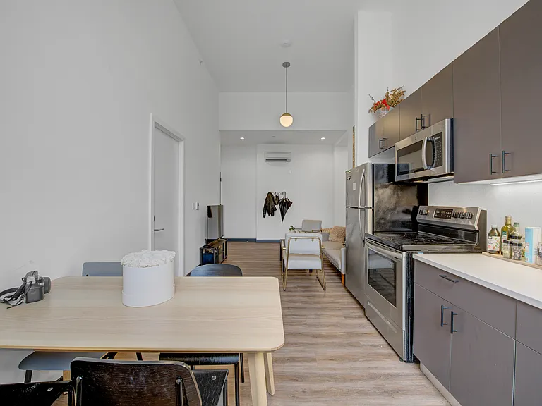 186 N 6th St #401 — Photo 3