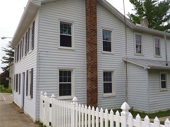 3rd image of 102 W Walnut St