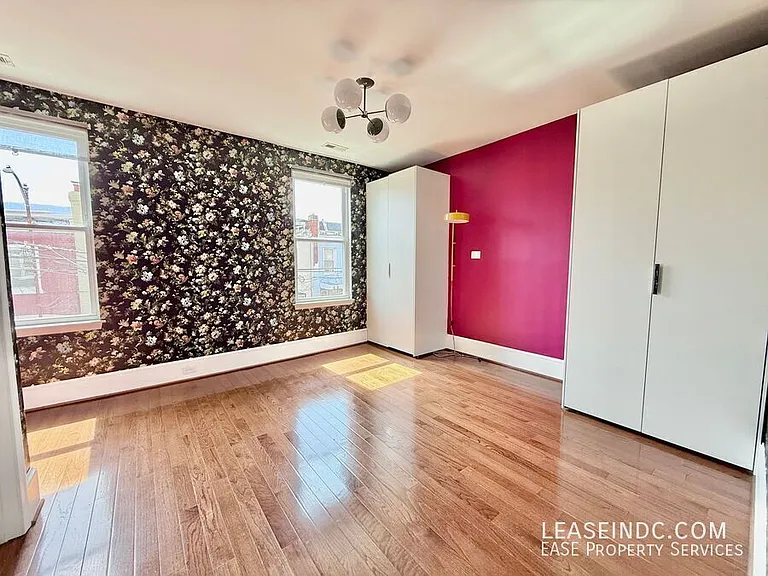 159 V St NE — Photo 17