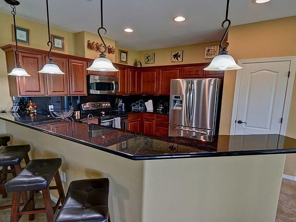 3rd image of 4 Valdarama Dr