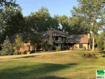 932 Spyglass Ct, Dakota Dunes, SD, 57049