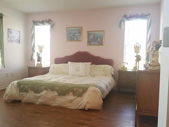4th image of 2105 Inez Ln