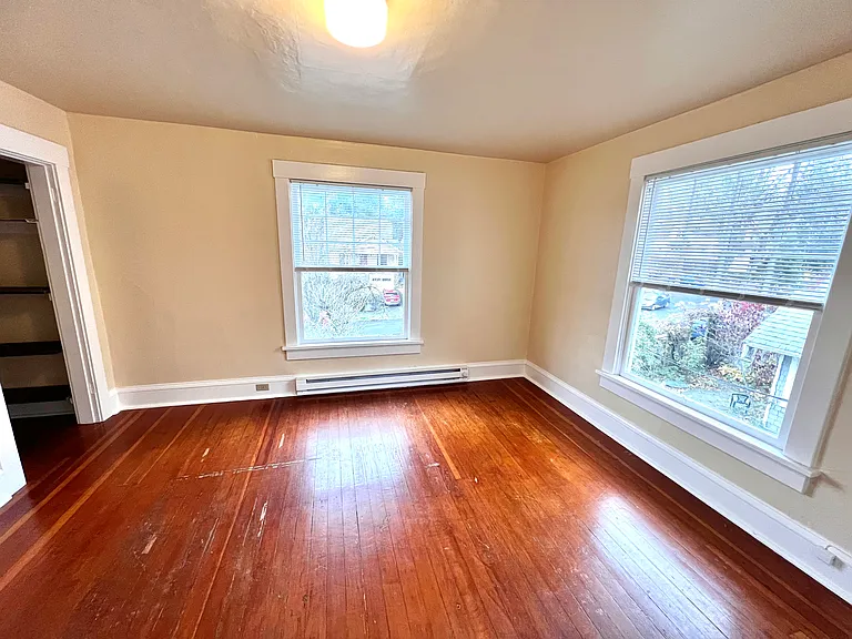 4028 Woodland Park Ave N #B — Photo 13
