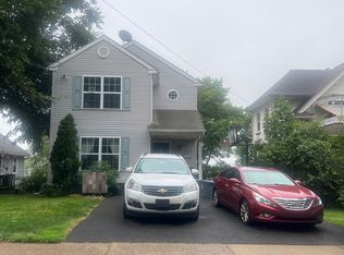 102 Woodlawn Ave, Willow Grove, PA 19090